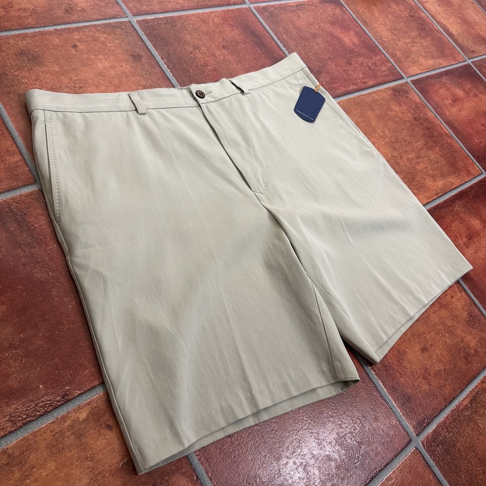 NWT Tommy Bahama Silk Casual Shorts Size 42